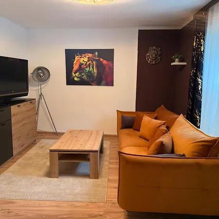 Lind Apartment