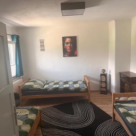 Lind Apartment *